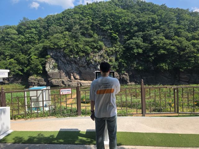 반구대 암각화 앞에 설치된 첨단 망원경 