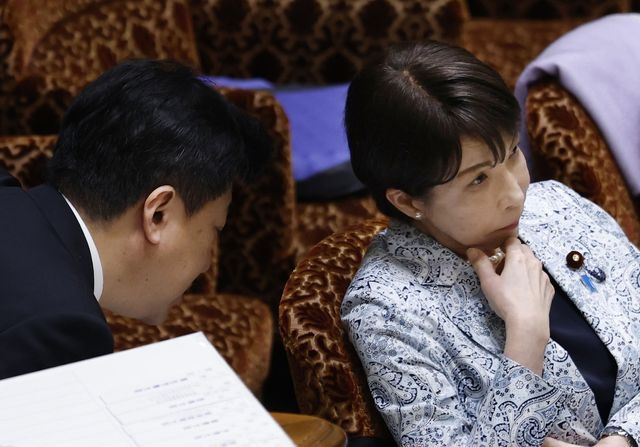 17일 참의원에 출석한 다카이치 사나에 일본 총리