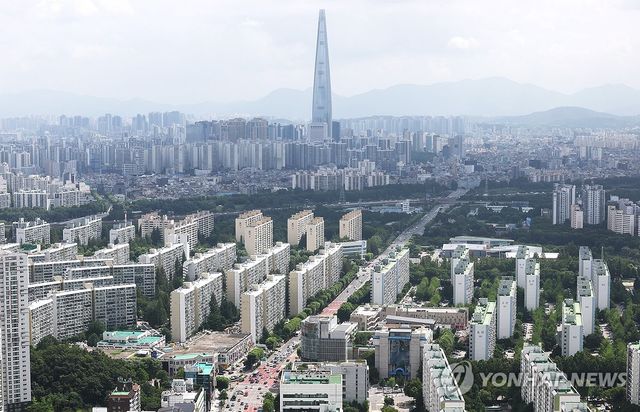 아파트 단지를 포함한 강남 일대 전경