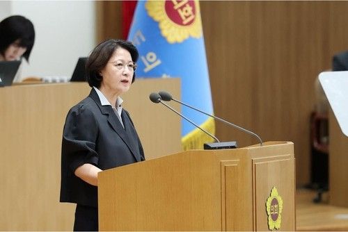 도정 연설하는 추미애 지사