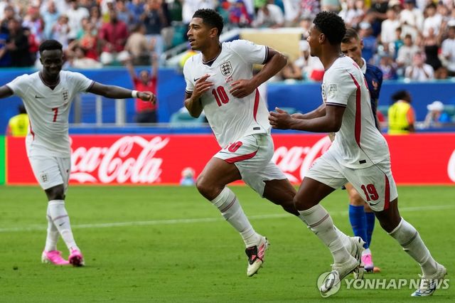 쐐기골 넣은 벨링엄