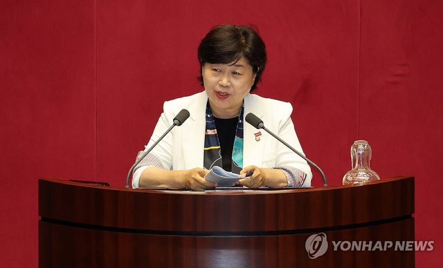 당선 인사하는 서영교 법사위원장