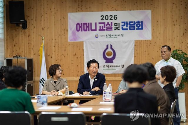 오월어머니집 찾은 민주당 정청래 전 대표