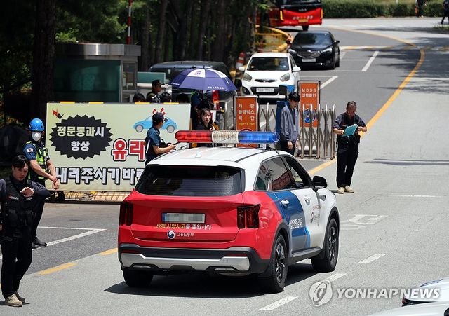 분주한 한화에어로스페이스 대전사업장 정문