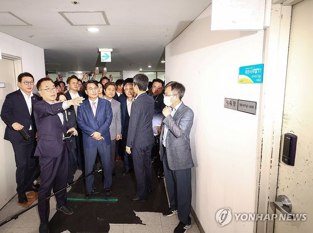 올림픽공원 개표소 내부 들어간 선관위 국조특위