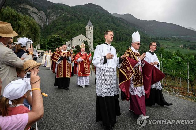 '성 비오 10세회'(SSPX)의 주교 서품식