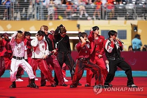 월드컵 결승전 하프타임서 공연하는 BTS