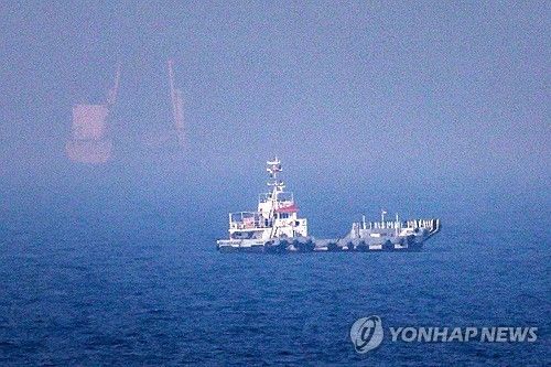 아랍에미리트(UAE) 연안쪽 호르무즈 해협의 선박 