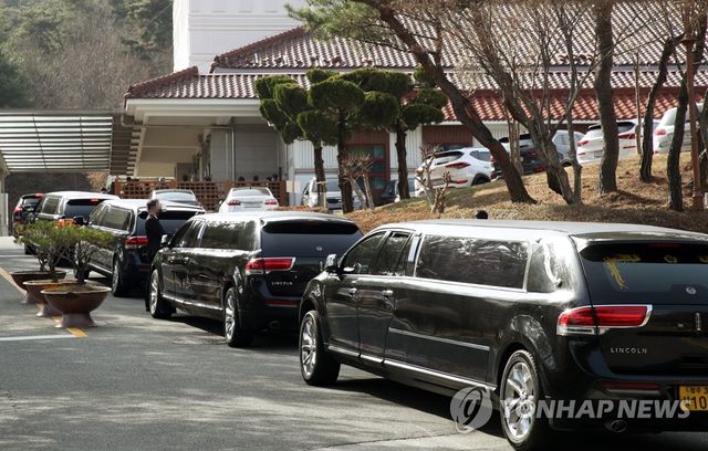 2022년 3월 코로나19 사망자 급증에 대기 늘어선 광주 영락공원 화장장
