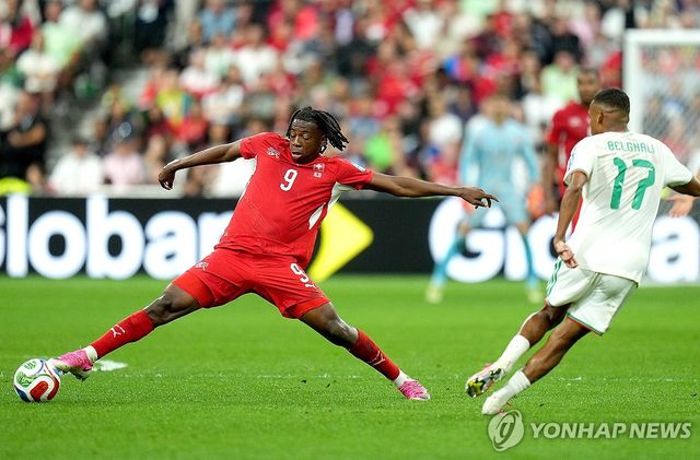 만잠비의 경기 장면