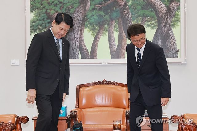 필리버스터 해제 표결 협조 관련 회동하는 더불어민주당-조국혁신당