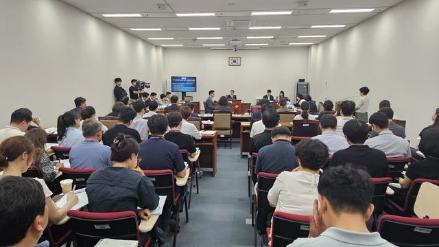 부산시의회 행정문화위원회 전체회의