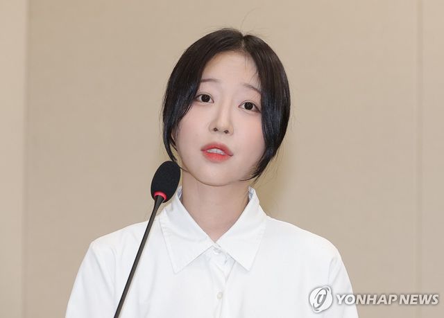질의에 답하는 쯔양