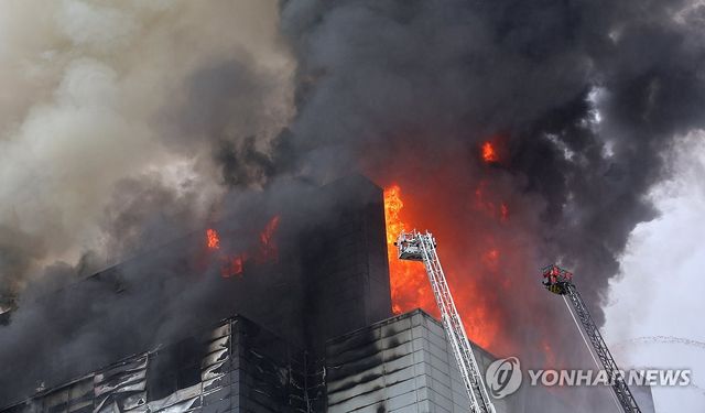 지난 20일 인천 쿠팡 물류센터 화재 현장
