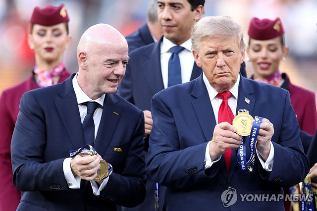 잔니 인판티노 FIFA 회장과 도널드 트럼프 미국 대통령