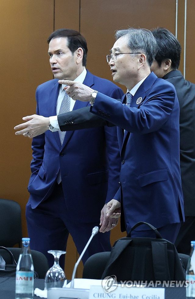 입장하는 한-미 외교장관