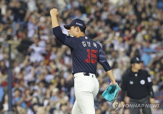 김진욱, 6회말 위기도 무실점