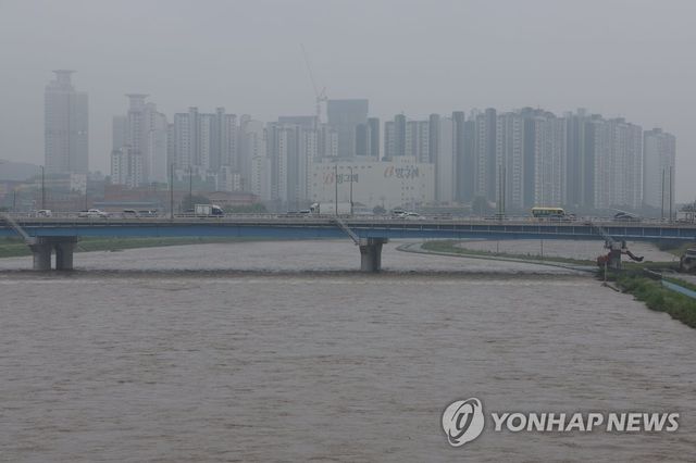 물 불어난 왕숙천