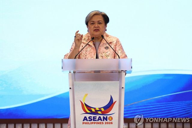 라사로 필리핀 외교장관