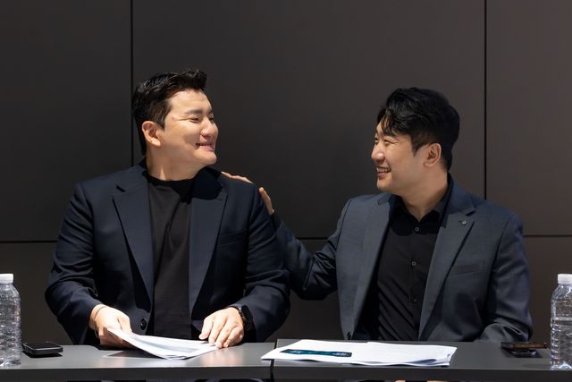 성악가 최인식(왼쪽)과 김기훈