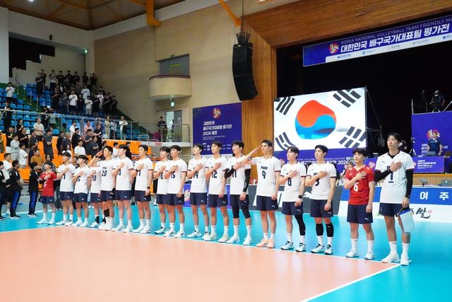한국 남자 배구대표팀의 22일 브라질과의 1차 평가전 모습