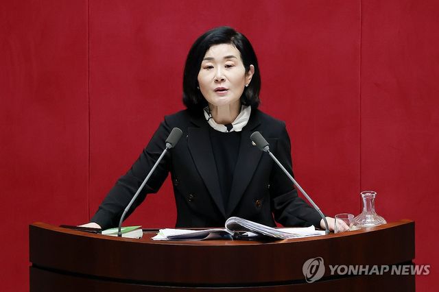 재판소원제법 무제한 토론 이어가는 국민의힘 김희정 의원