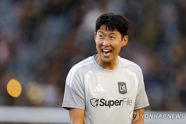 손흥민.