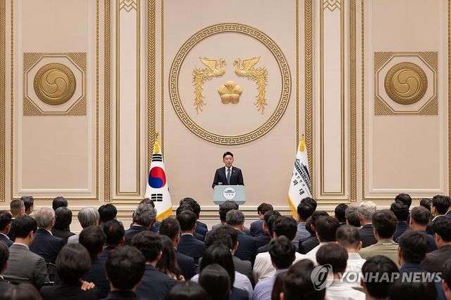 강훈식 비서실장, 전 직원 대상 조회 개최
