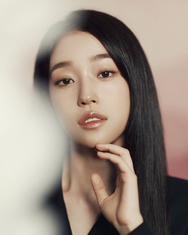 배우 노윤서