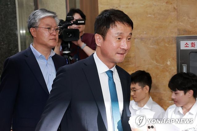 '형사소송법 개정 논의' 의원총회 참석하는 한병도 직무대행