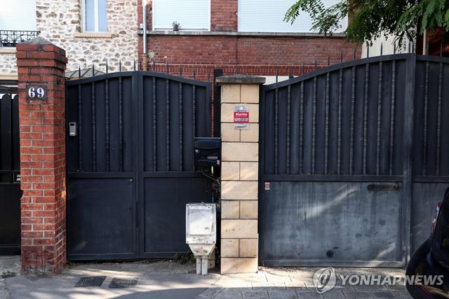 숨진 채 발견된 다니엘 시아드의 프랑스 자택