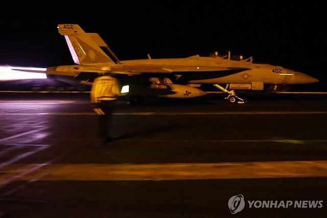 이란 공습을 위해 출격하는 미군 전투기