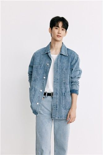 배우 김수현