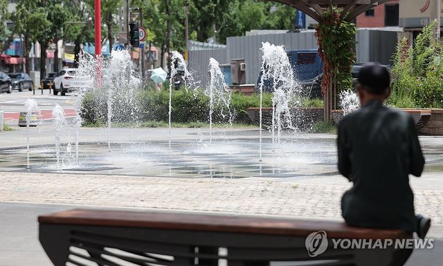 무더위 식히는 분수대