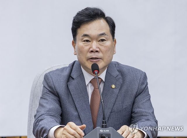 원내대책회의에서 발언하는 김승수 원내운영수석부대표