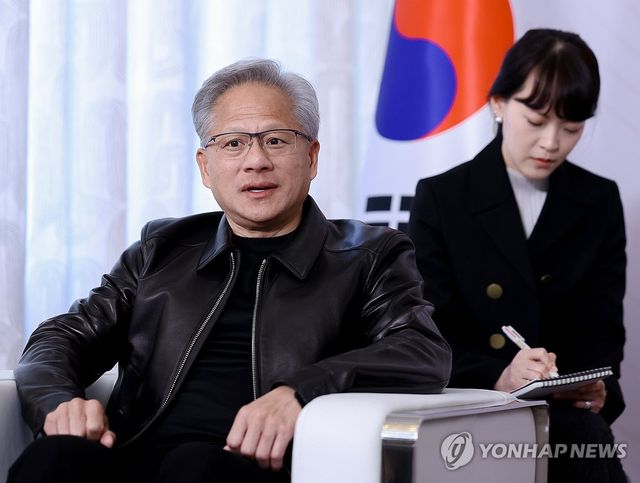발언하는 젠슨 황 엔비디아 CEO