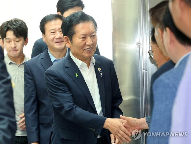광주 방문한 정청래 당대표 후보