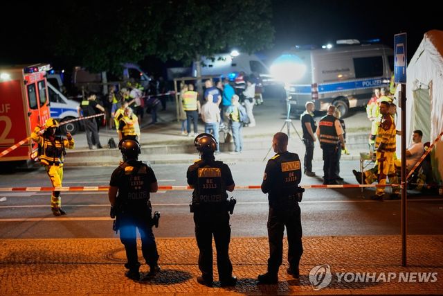 차량이 돌진해 부상자가 다수 발생한 독일 베를린 성소수자 행사 현장