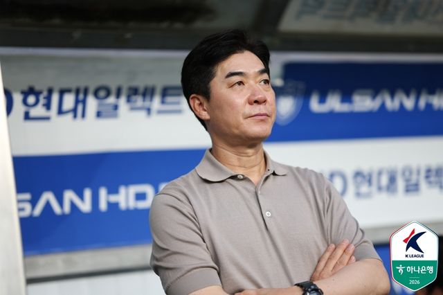 인천 유나이티드의 윤정환 감독