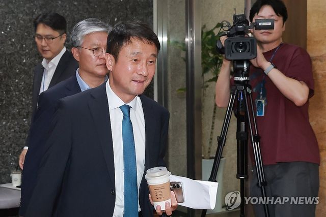 '형사소송법 개정 논의' 의원총회 참석하는 한병도 직무대행