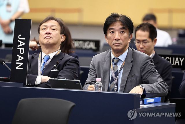 발언 듣는 가노 다케히로 주유네스코 일본 대사