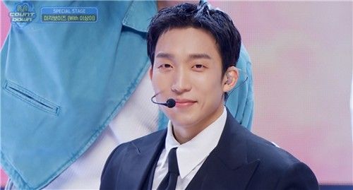 엠넷 '엠카운트다운'에서 '미각보이즈' 특별 무대 선보인 배우 이상이