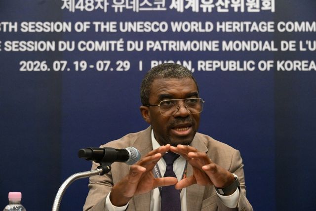라자르 엘룬두 아소모 유네스코 세계유산센터장