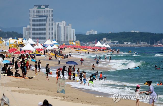 높은 파도와 이안류 주의…경포해수욕장