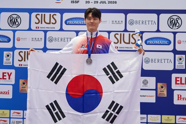 항저우 월드컵에서 은메달을 딴 홍수현