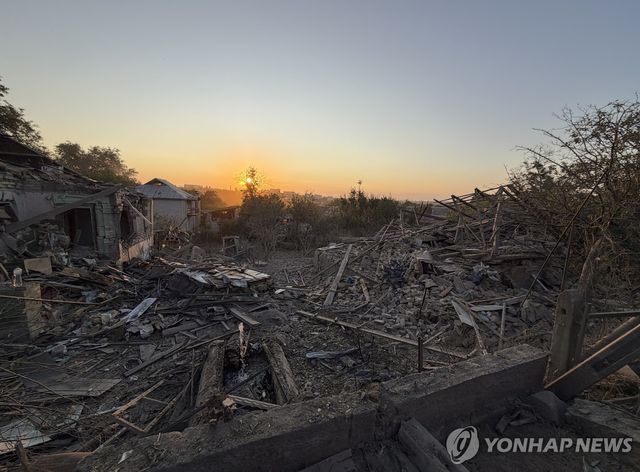 러시아 공격으로 폐허가 된 우크라 자포리자 지역