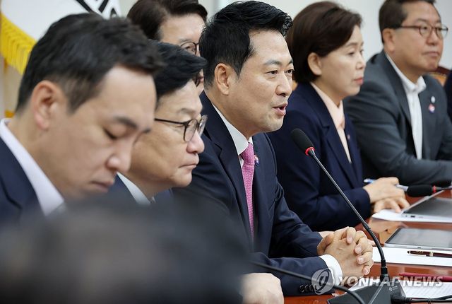발언하는 장동혁 대표