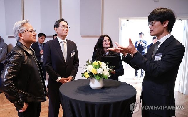 대화하는 글로벌 AI 리더들