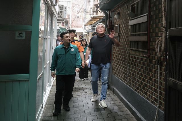 정상훈 서울시 행정1부시장 직무대리, 돈의동 쪽방촌 폭염대비 현장점검