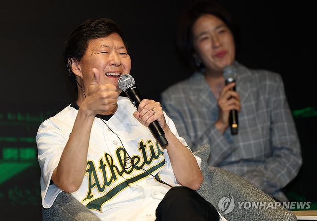 켄 정 '통역 최고에요'